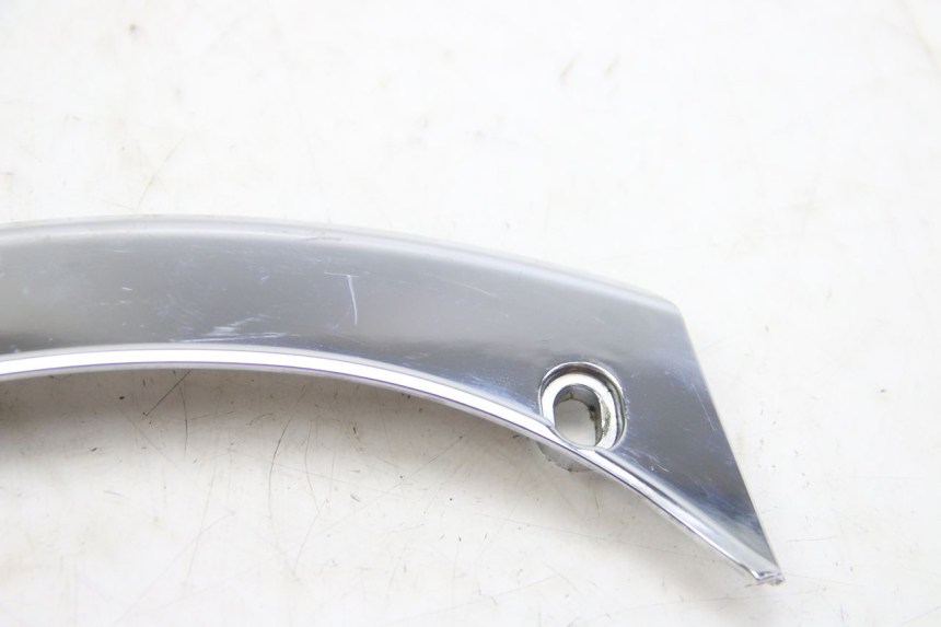 photo de OBERE HINTERE VERKLEIDUNGSVERBINDUNG PEUGEOT SATELIS 125 (2006 - 2009)