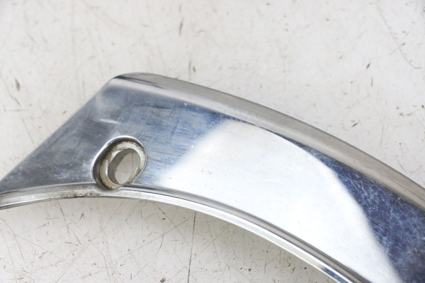 photo de VERKLEIDUNG HINTEN MITTE OBEN PEUGEOT SATELIS 125 (2013 - 2018)