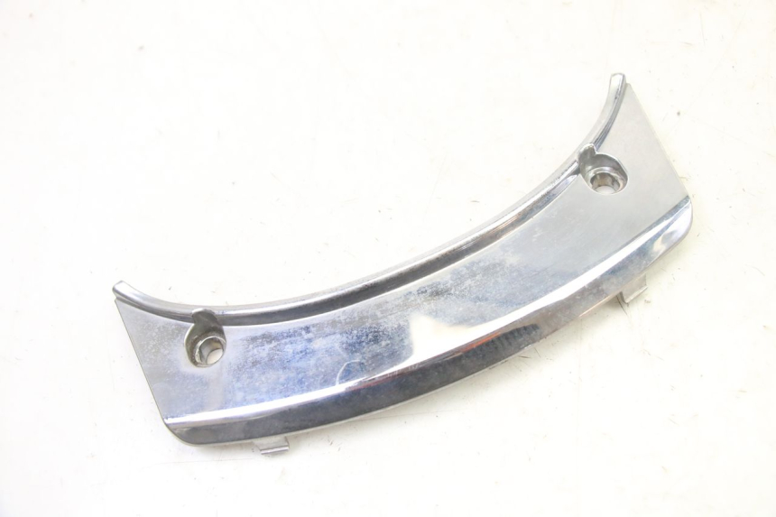 photo de VERKLEIDUNG HINTEN MITTE OBEN PEUGEOT SATELIS 250 (2006 - 2012)