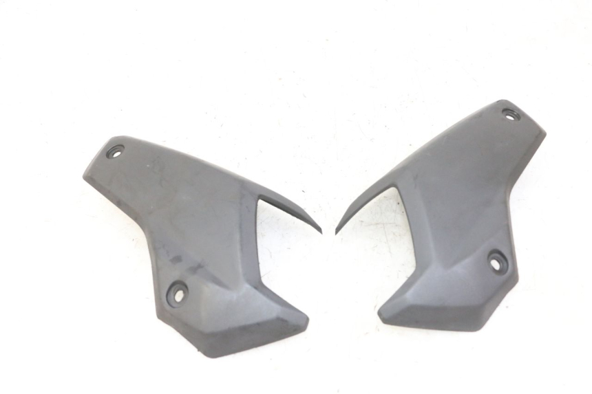 photo de VERKLEIDUNG HINTEN MITTE OBEN PEUGEOT STREETZONE I 2T 50 (2018 - 2020)