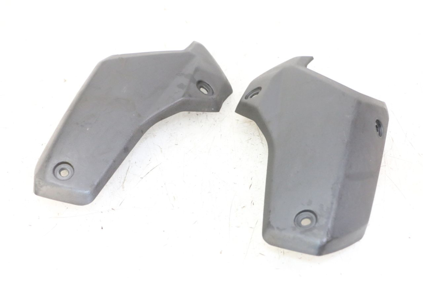 photo de VERKLEIDUNG HINTEN MITTE OBEN PEUGEOT STREETZONE I 2T 50 (2018 - 2020)