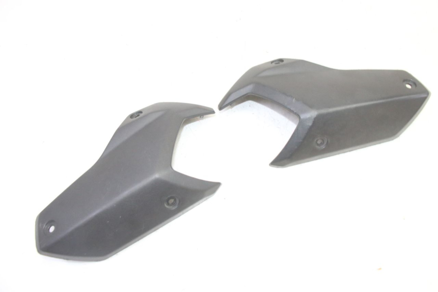 photo de VERKLEIDUNG HINTEN MITTE OBEN PEUGEOT STREETZONE I 2T 50 (2018 - 2020)