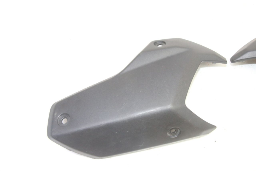 photo de VERKLEIDUNG HINTEN MITTE OBEN PEUGEOT STREETZONE I 2T 50 (2018 - 2020)