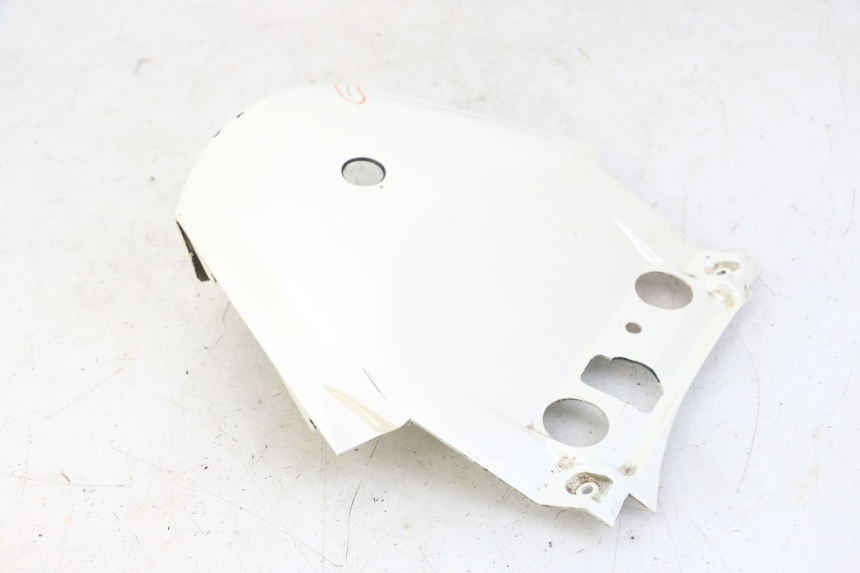photo de OBERES HINTERES VERKLEIDUNGSTEILVERBINDER SUZUKI BURGMAN 125 (2007 - 2014)