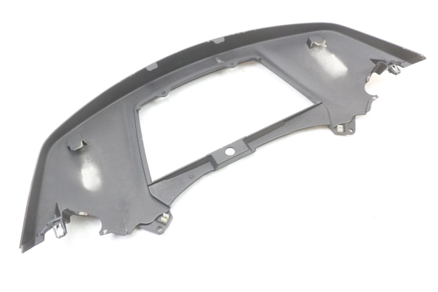 photo de OBERES HINTERES VERKLEIDUNGSTEILVERBINDER PIAGGIO X10 125 (2012 - 2017)