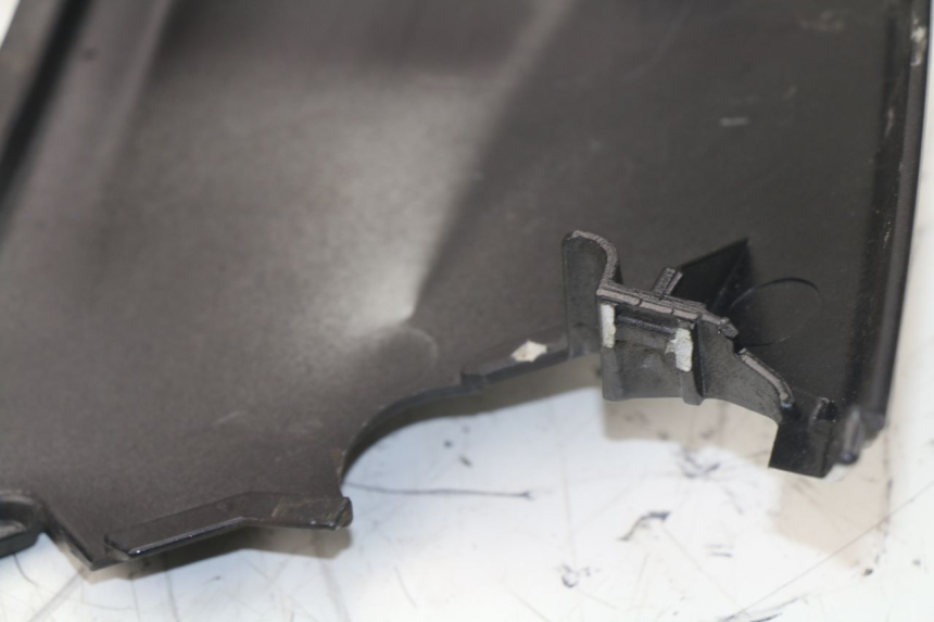 photo de VERKLEIDUNG HINTEN MITTE OBEN PIAGGIO X10 500 (2012 - 2018)