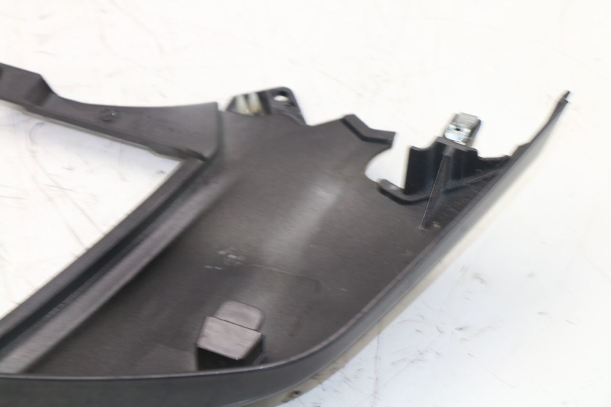 photo de VERKLEIDUNG HINTEN MITTE OBEN PIAGGIO X10 500 (2012 - 2018)