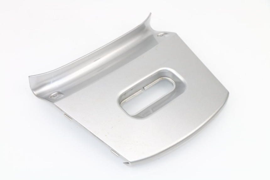 photo de VERKLEIDUNG HINTEN MITTE OBEN KYMCO XCITING 500 (2004 - 2006)