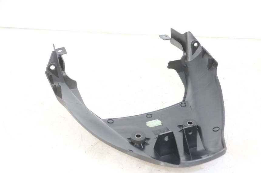 photo de VERKLEIDUNG HINTEN MITTE OBEN HONDA XLV VARADERO 125 (2000 - 2006)