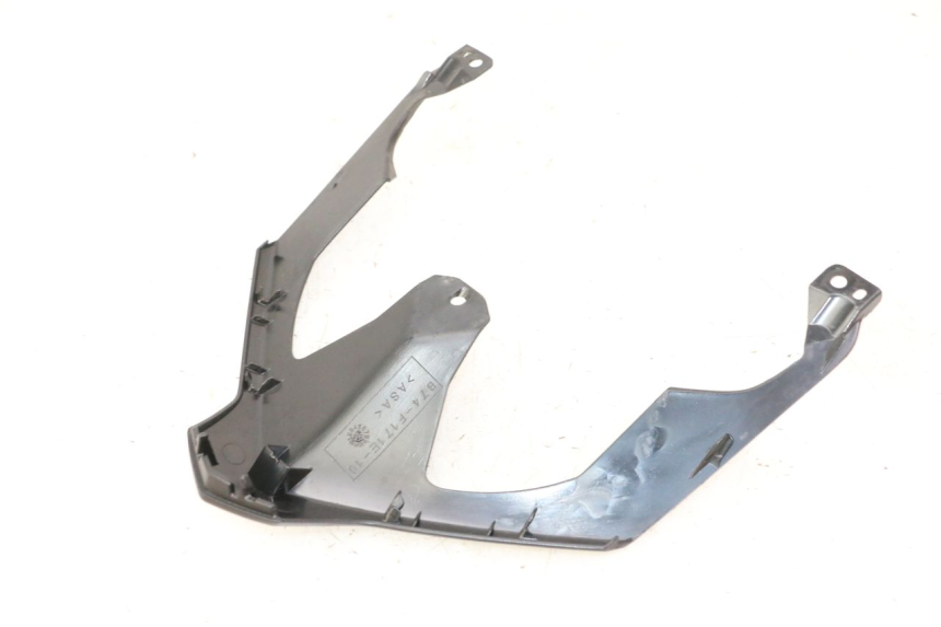 photo de VERKLEIDUNG HINTEN MITTE OBEN YAMAHA XMAX X-MAX 125 (2021 - 2025)
