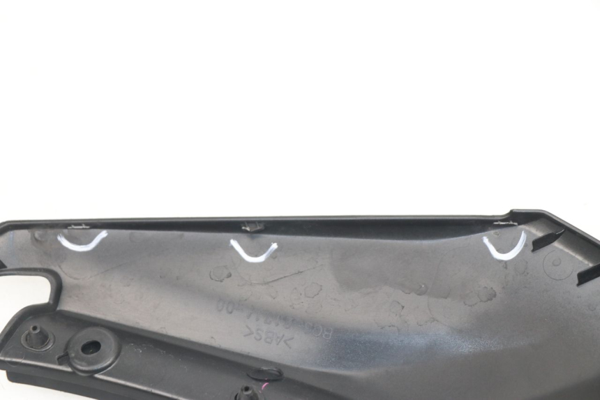 photo de VERKLEIDUNG HINTEN MITTE OBEN YAMAHA YP T-MAX TMAX 530 (2017 - 2020)