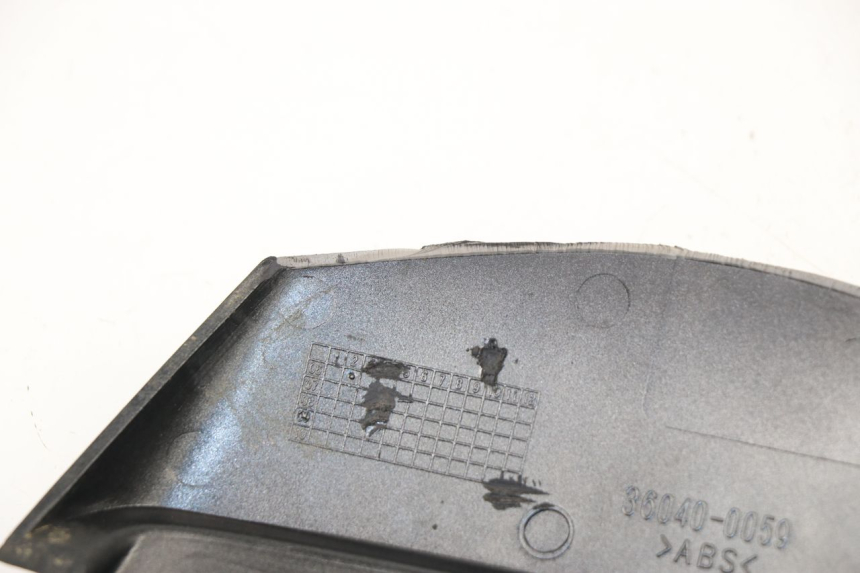 photo de VERKLEIDUNG HINTEN MITTE OBEN KAWASAKI ZZR ZX-14 ABS 1400 (2006 - 2011)