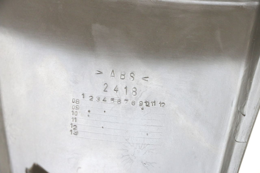 photo de HECKVERKLEIDUNG VERBINDUNG YAMAHA XMAX X-MAX 125 (2006 - 2009) - Detailansicht des Bauteils