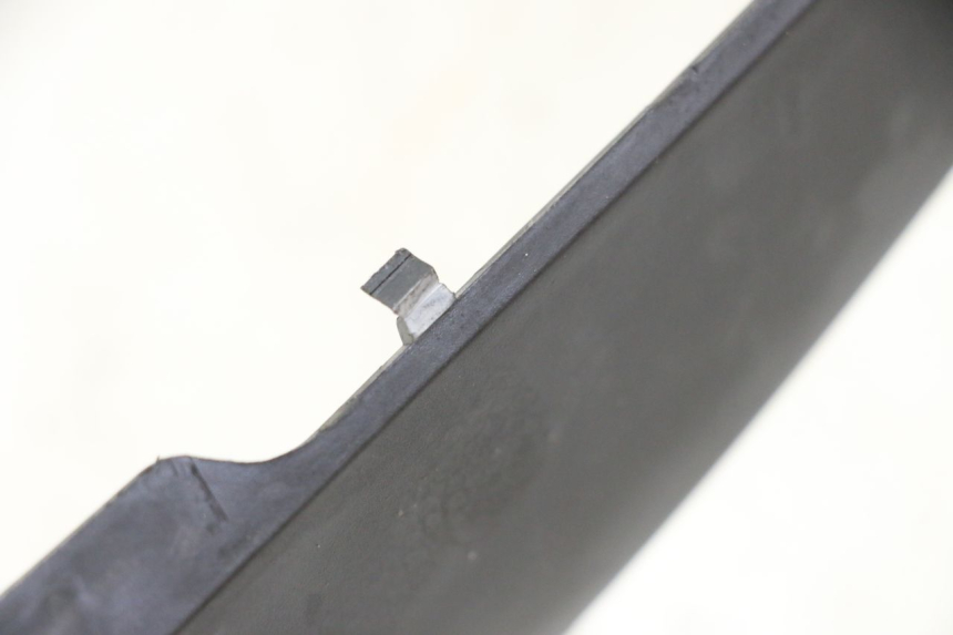 photo de VERKLEIDUNG HINTEN MITTE YAMAHA FZ6 FAZER S2 600 (2007 - 2011)