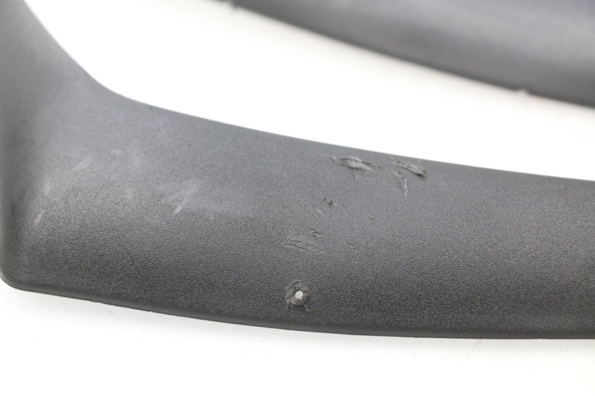 photo de FRONTVERKLEIDUNG MITTE PIAGGIO BEVERLY 125 (1998 - 2005)