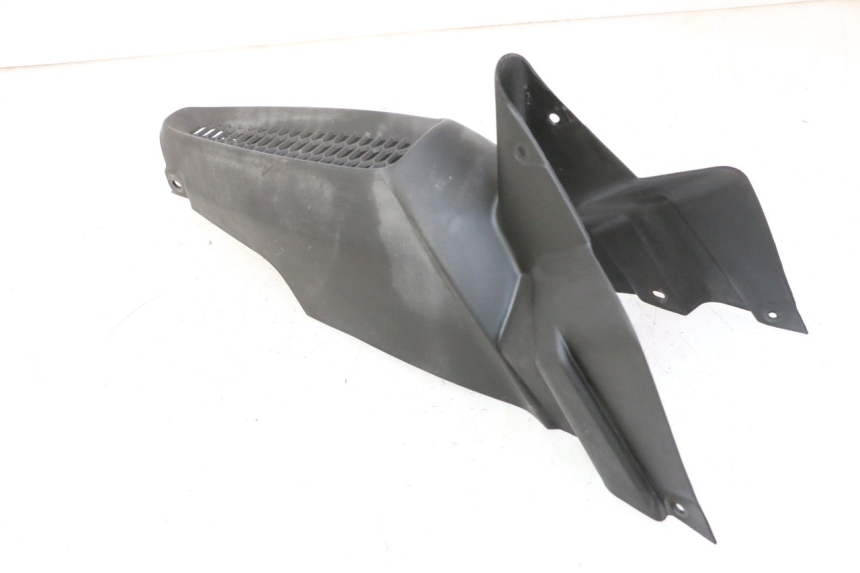 photo de VERKLEIDUNG VORNE MITTE QUADRO 4 4D 350 (2015 - 2018)