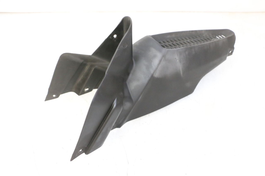 photo de VERKLEIDUNG VORNE MITTE QUADRO 4 4D 350 (2015 - 2018)