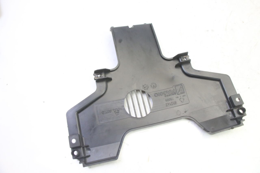 photo de VERKLEIDUNG VORNE MITTE PIAGGIO MP3 HPE 310 (2024 - 2025)