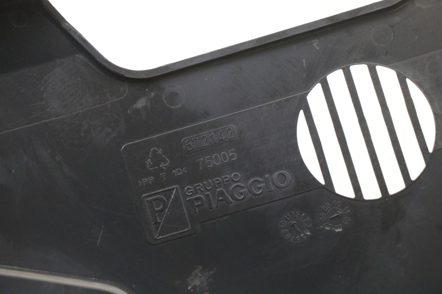 photo de VERKLEIDUNG VORNE MITTE PIAGGIO MP3 HPE 310 (2024 - 2025)
