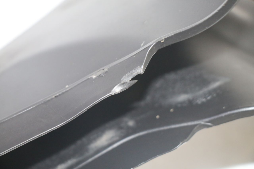 photo de VERKLEIDUNG VORNE MITTE PIAGGIO MP3 HPE 350 (2018 - 2020) - Details der Befestigungspunkte