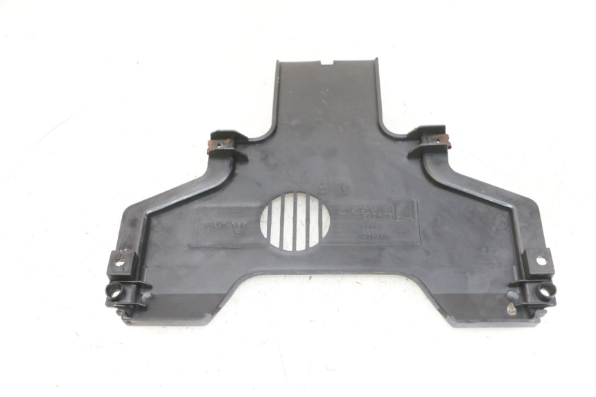 photo de VERKLEIDUNG VORNE MITTE PIAGGIO MP3 500 (2016 - 2018) - Zoom auf Gebrauchszustand