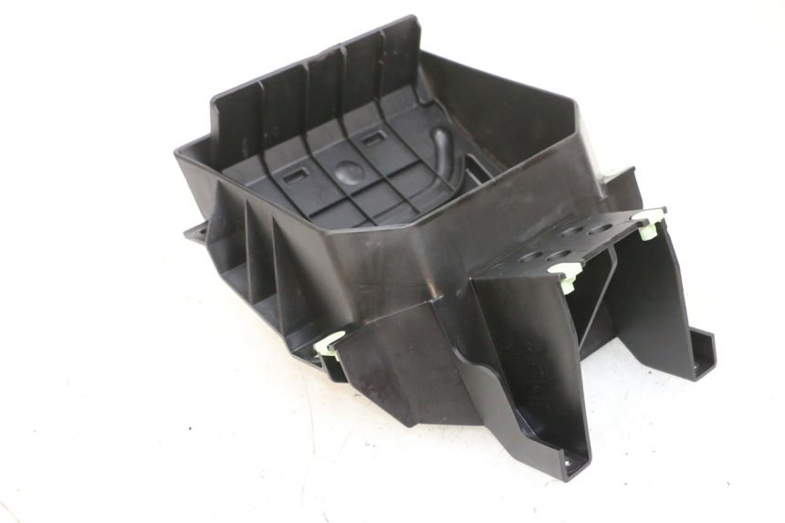 photo de VERKLEIDUNG VORNE MITTE PEUGEOT SPEEDFIGHT 4 4T EFI 50 (2021 - 2025) - Alternative Perspektive