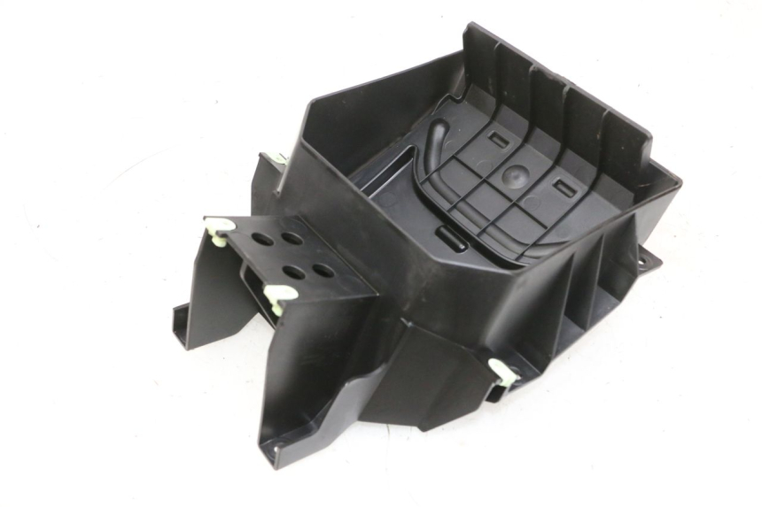 photo de VERKLEIDUNG VORNE MITTE PEUGEOT SPEEDFIGHT 4 4T EFI 50 (2021 - 2025) - Technische Nahaufnahme