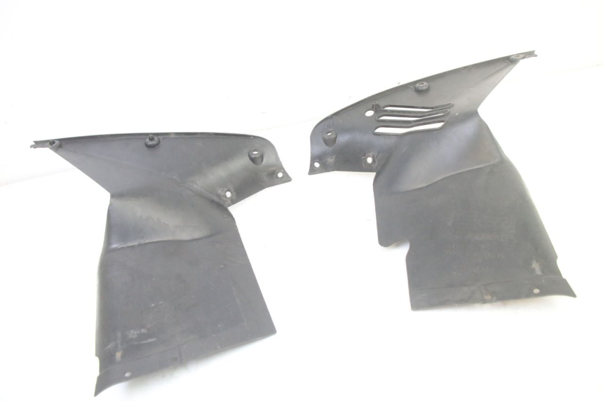 photo de VERKLEIDUNG VORNE MITTE HONDA ST PAN EUROPEAN 1300 (2002 - 2013)