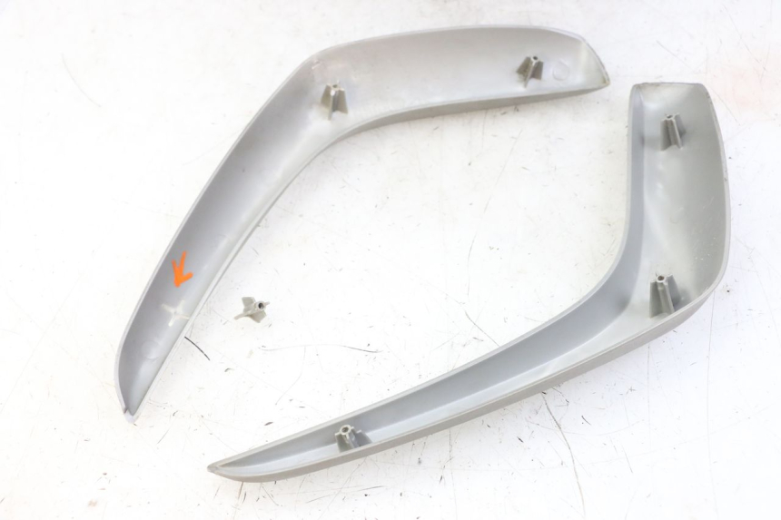 photo de VORDERE VERKLEIDUNGSVERBINDUNG PIAGGIO FLY 2T 50 (2004 - 2017)