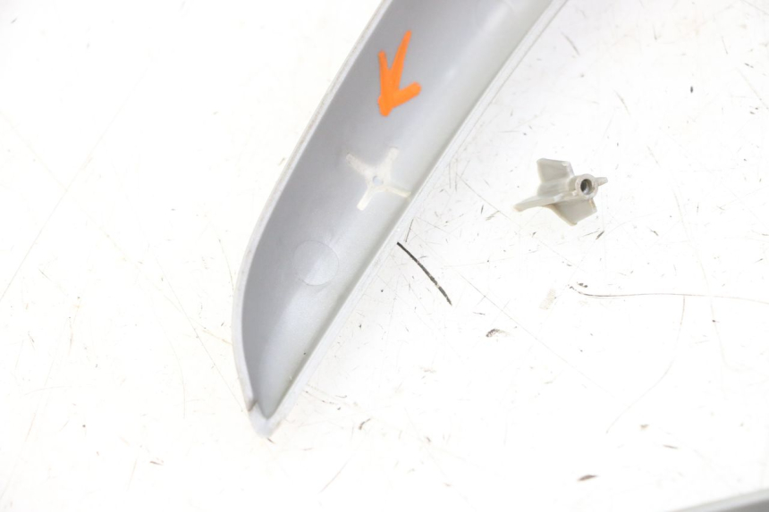 photo de VORDERE VERKLEIDUNGSVERBINDUNG PIAGGIO FLY 2T 50 (2004 - 2017)