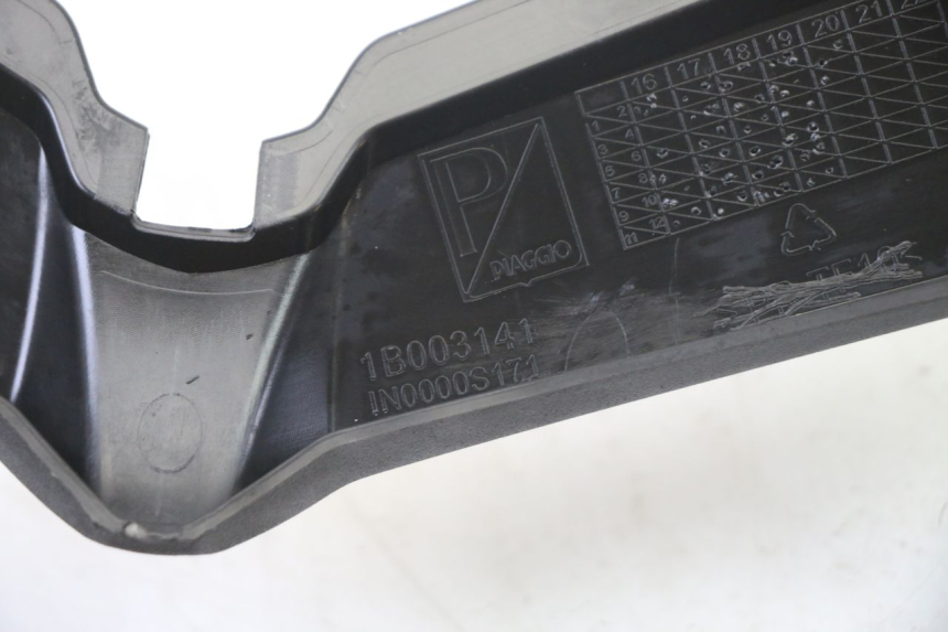 photo de FRONTVERKLEIDUNG MITTE APRILIA SR 2T 50 (2018 - 2022)