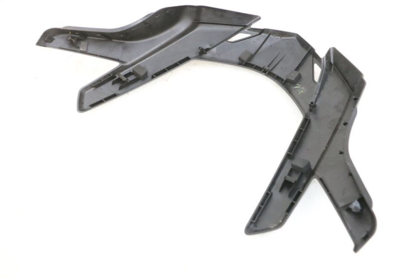 photo de VORDERER VERKLEIDUNGSANSCHLUSS OBEN SUZUKI BURGMAN 650 (2013 - 2020)