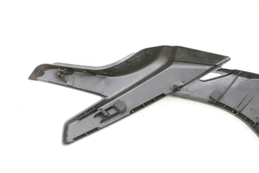 photo de VORDERER VERKLEIDUNGSANSCHLUSS OBEN SUZUKI BURGMAN 650 (2013 - 2020)