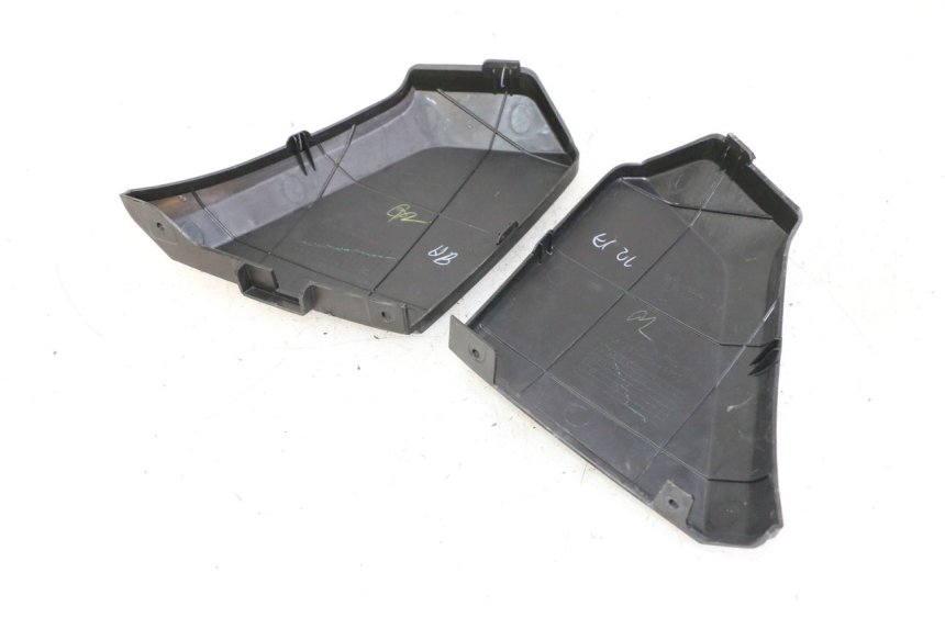 photo de VERKLEIDUNG VORNE MITTE HONDA FORZA ABS 300 (2013 - 2019)