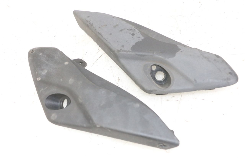 photo de VERKLEIDUNG VORNE MITTE PIAGGIO IE MP3 YOURBAN 300 (2011 - 2016)