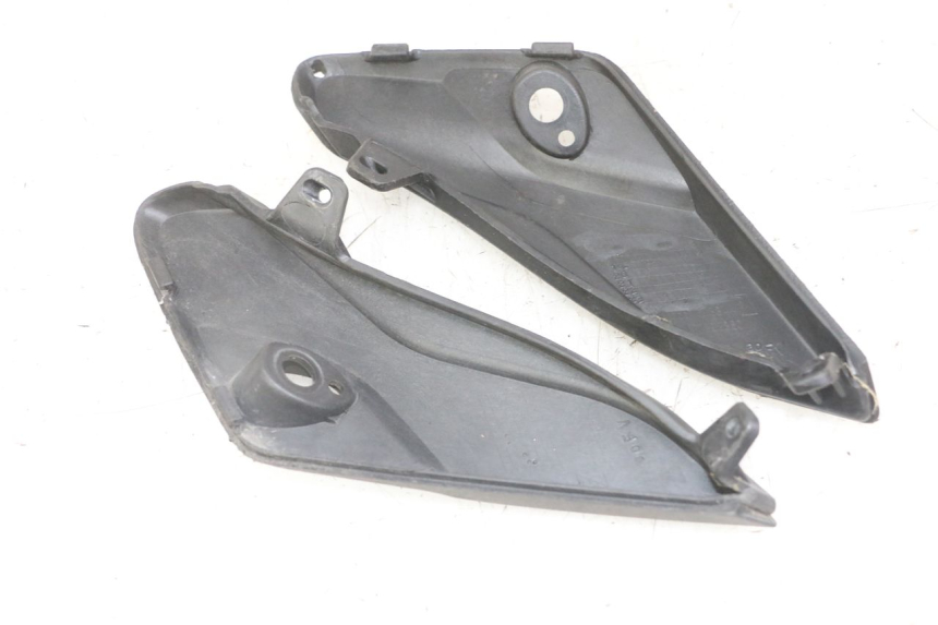 photo de VERKLEIDUNG VORNE MITTE PIAGGIO IE MP3 YOURBAN 300 (2011 - 2016)