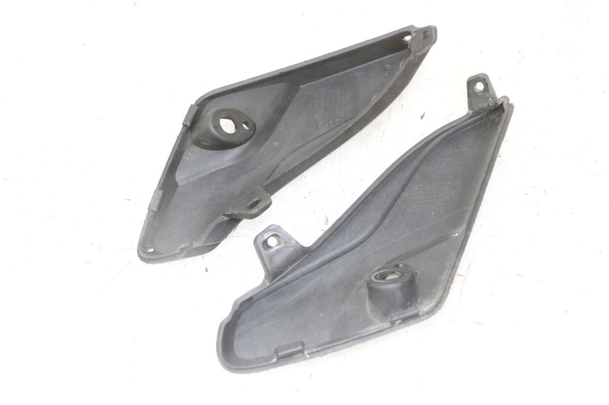 photo de VERKLEIDUNG VORNE MITTE PIAGGIO IE MP3 YOURBAN 300 (2011 - 2016)