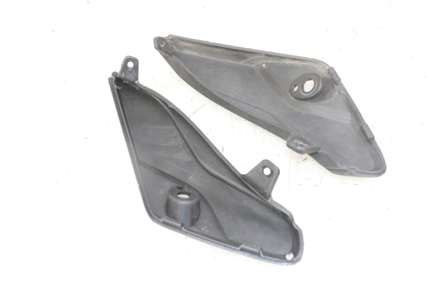 photo de VERKLEIDUNG VORNE MITTE PIAGGIO IE MP3 YOURBAN 300 (2011 - 2016)