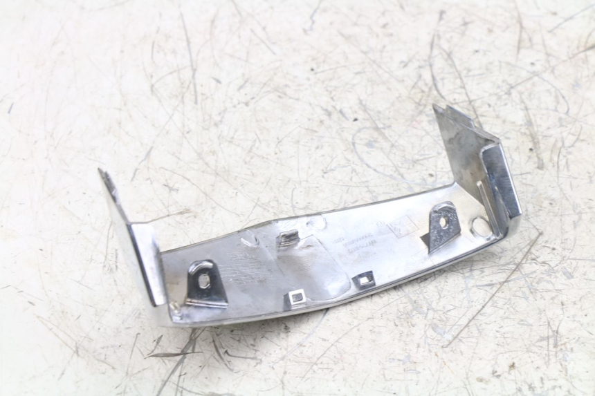 photo de VERKLEIDUNG VORNE MITTE PEUGEOT VIVACITY 125 (2010 - 2017)