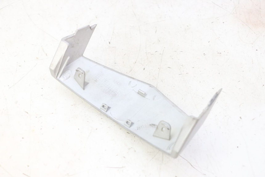 photo de VERKLEIDUNGSVERBINDUNG VORNE OBEN PEUGEOT VIVACITY NEW 4T 50 (2008 - 2017)