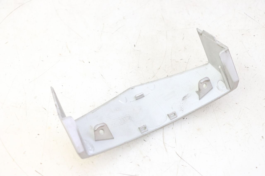 photo de VERKLEIDUNGSVERBINDUNG VORNE OBEN PEUGEOT VIVACITY NEW 4T 50 (2008 - 2017)