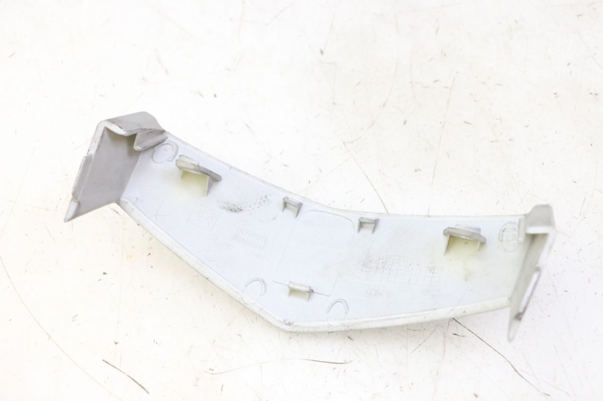 photo de VERKLEIDUNGSVERBINDUNG VORNE OBEN PEUGEOT VIVACITY NEW 4T 50 (2008 - 2017)