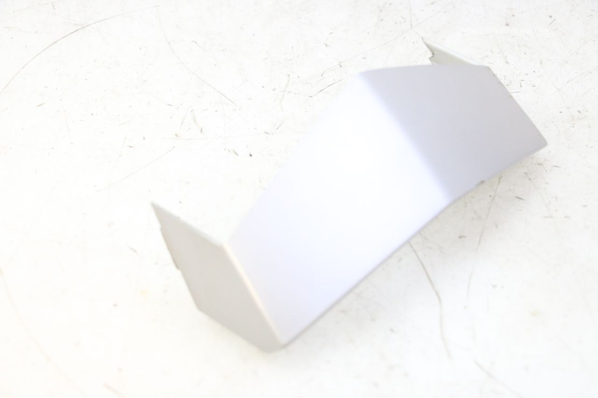 photo de VERKLEIDUNGSVERBINDUNG VORNE OBEN PEUGEOT VIVACITY NEW 4T 50 (2008 - 2017)