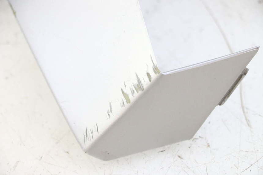 photo de VERKLEIDUNGSVERBINDUNG VORNE OBEN PEUGEOT VIVACITY NEW 4T 50 (2008 - 2017)