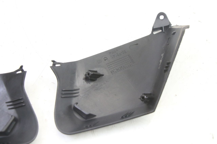 photo de VERKLEIDUNGSVERBINDUNG VORNE OBEN YAMAHA XMAX X-MAX 125 (2006 - 2009)