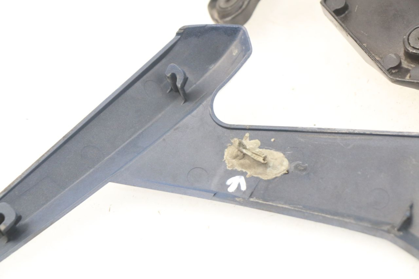 photo de VERKLEIDUNG VORNE MITTE YAMAHA FJR ABS 1300 (2006 - 2012)