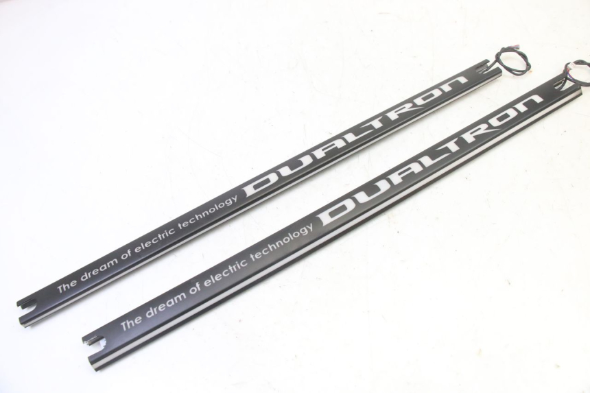 photo de VORDERER VERKLEIDUNGSANSCHLUSS DUALTRON VICTOR LIMITED 1