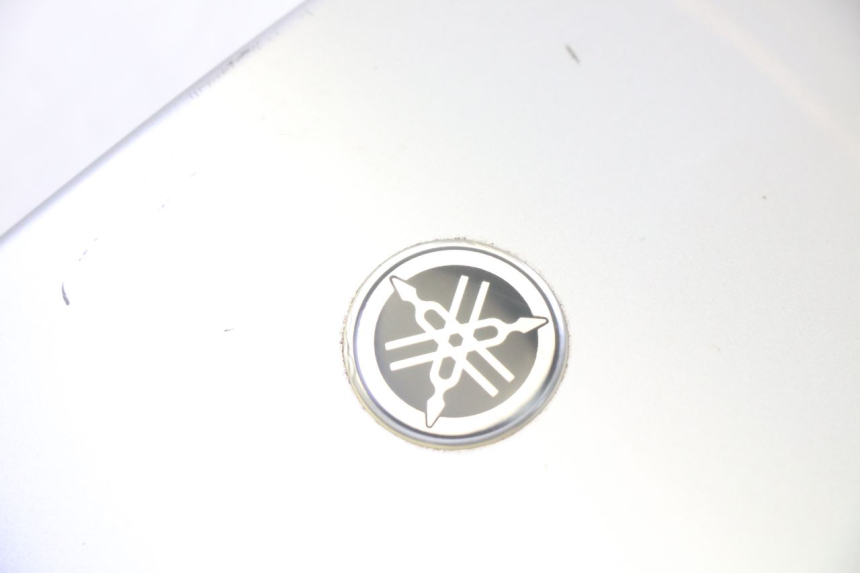 photo de FRONTVERKLEIDUNG MITTE YAMAHA YP MAJESTY 125 (2002 - 2006) - Detailansicht des Bauteils