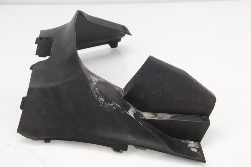 photo de TRITTBRETT VERKLEIDUNG MITTE SUZUKI BURGMAN 125 (2007 - 2014)