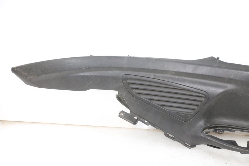 photo de TRITTBRETT VERKLEIDUNG MITTE RECHTS SUZUKI BURGMAN 650 (2013 - 2020)